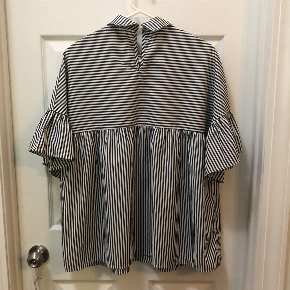Donated🚨last chance‼️Oversized fashion top - Picture 2 of 8